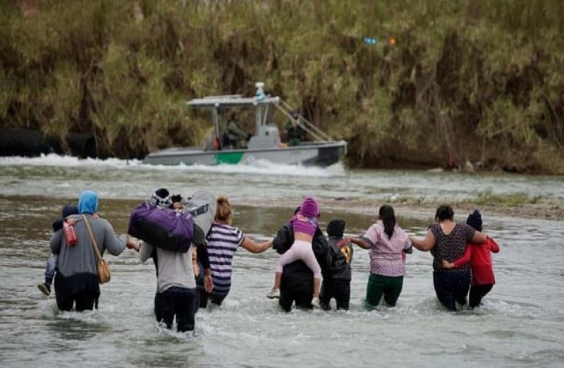 Mơ thấy lội nước có thể điềm báo trước những sự việc sắp xảy đến với bạn