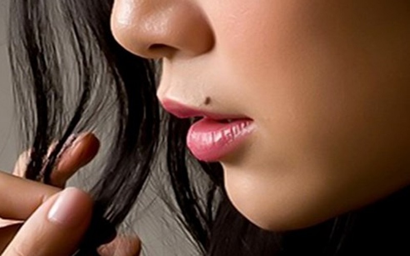 Nốt ruồi trên mặt phụ nữ và nam giới có ý nghĩa gì? 1 Nốt ruồi trên mặt nam nữ có ý nghĩa gì?