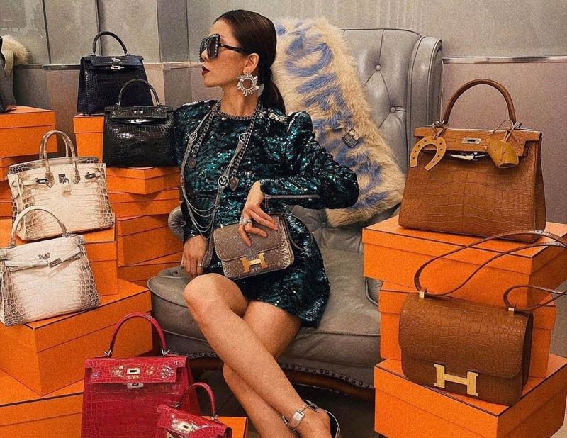 12 chòm sao tốn tiền chi tiêu vào mục đích gì Sư Tử tốn tiền vì những món đồ lấp lánh, nổi bật