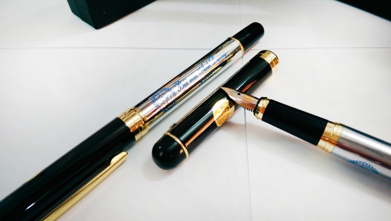 mo-thay-but-danh-con-gi