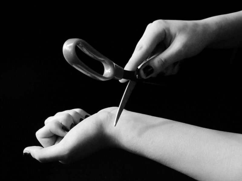 Mơ thấy tự sát đánh con gì bao ăn?