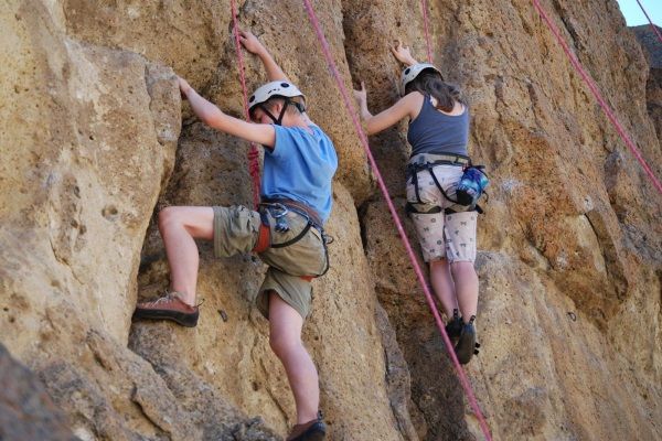 Giấc mơ thấy leo núi gặp nguy hiểm