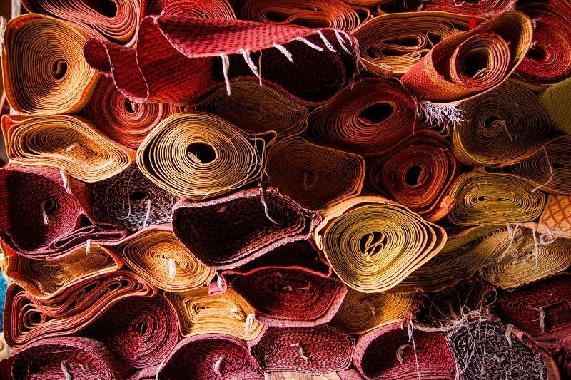 Mơ thấy chiếc chiếu nhiều màu