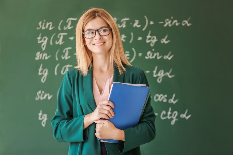 Mơ thấy cô giáo bộ môn