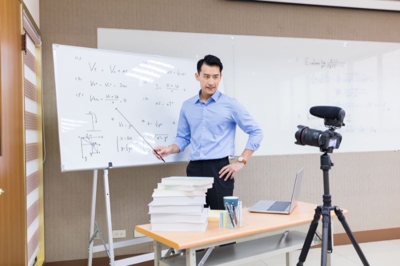 Mơ thấy thầy giáo bộ môn