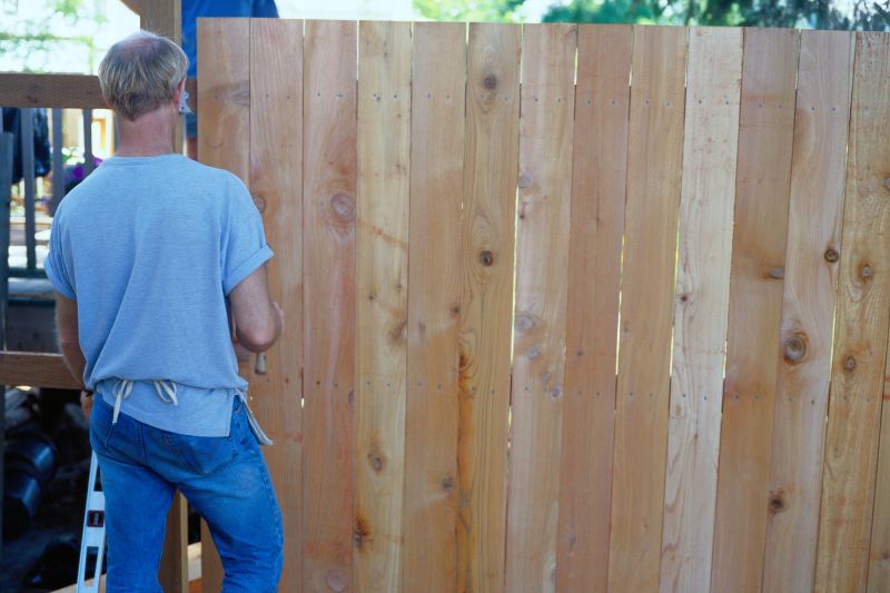 Mơ thấy xây tường rào