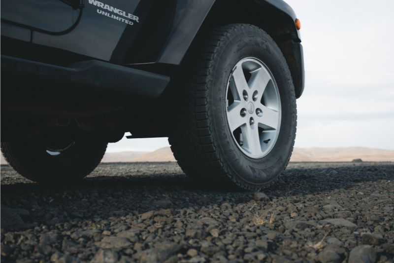 Mơ thấy lốp xe đánh con gì? Mơ bị xịt lốp xe điềm gì? 1 mo-thay-lop-xe-danh-con-gi