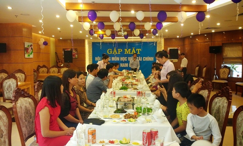 ngu-me-thay-anh-hoac-chi-minh-di-hop-lop