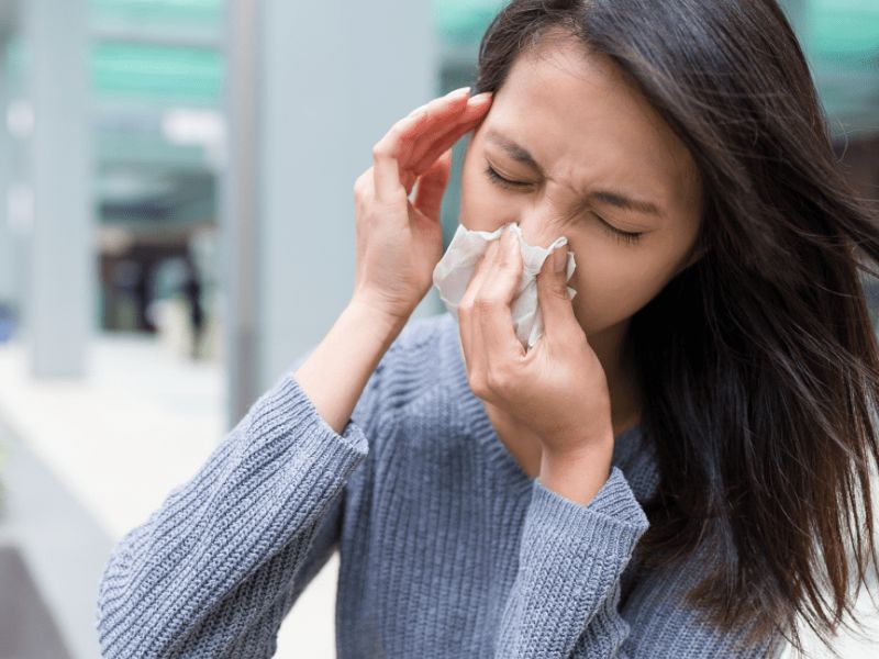 Điềm báo hắt xì theo ngày giờ ở nữ