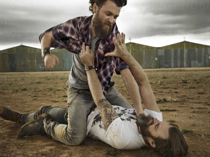 Mơ thấy đàn ông "mở khoá" bộ số may mắn nào cho bạn? 3 Mơ thấy đàn ông đánh nhau