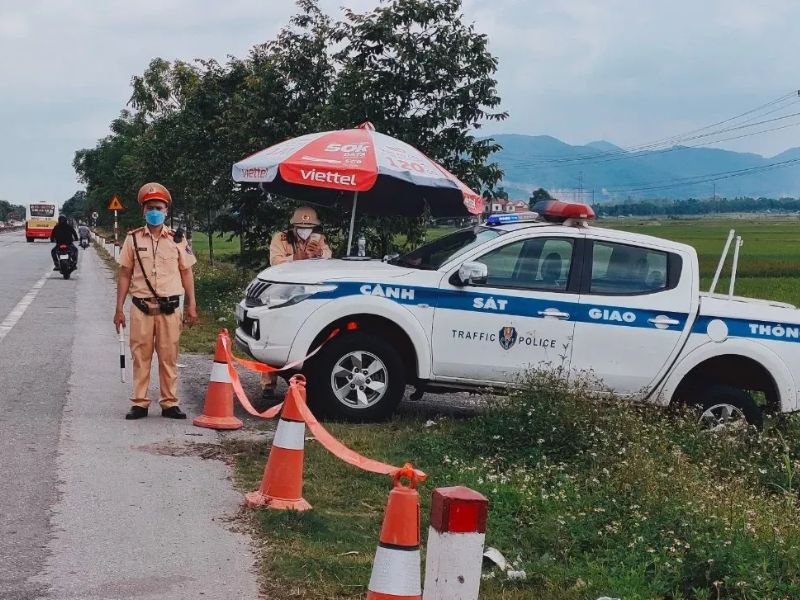 Mơ thấy xe máy: Giải mã ý nghĩa và con số may mắn 3 Mơ thấy xe máy bị công an bắt báo hiệu rủi ro