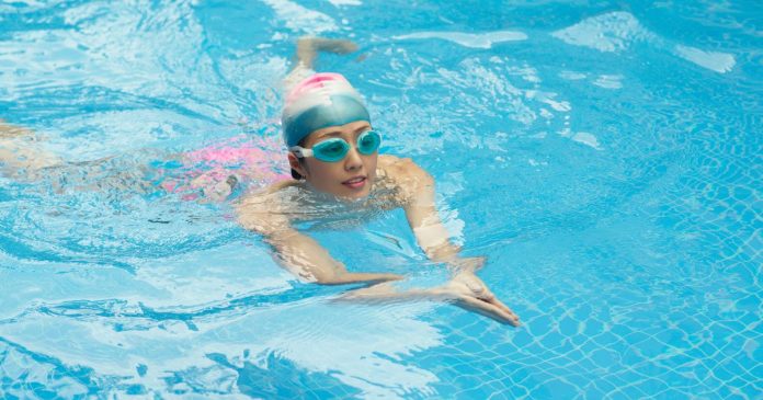 mơ thấy bơi trong nước