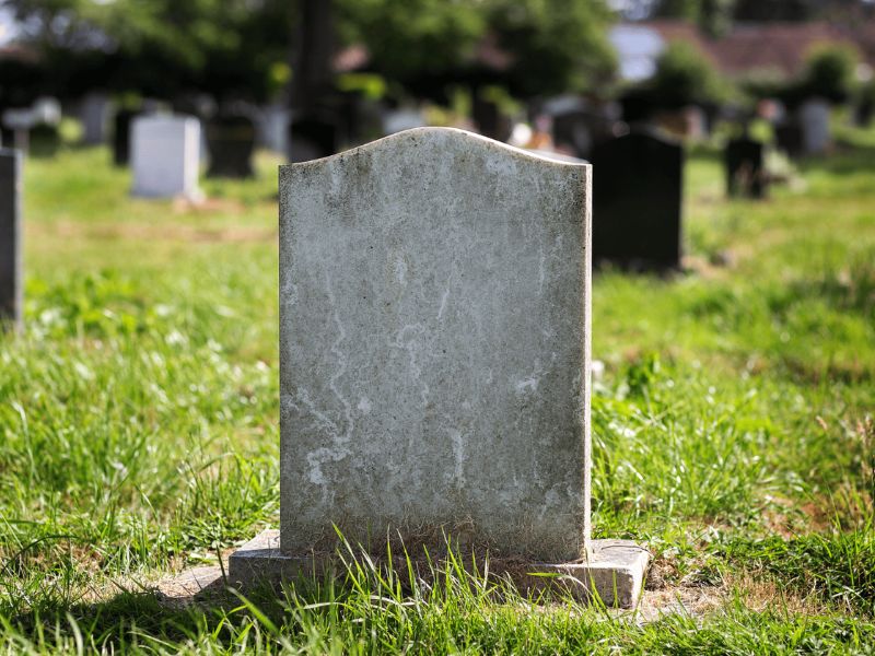 Nằm mơ thấy mồ mả có đáng để lo ngại? 1 Nằm mơ thấy mồ mả 2