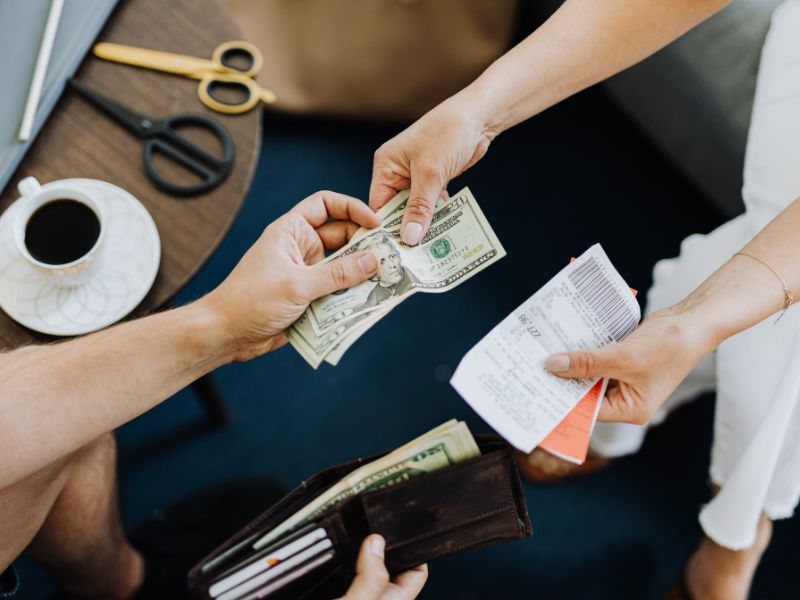 Mơ thấy tiền giấy đừng vội mừng vì đây chưa chắc đã là điềm may 1 Mơ thấy tiền giấy 1