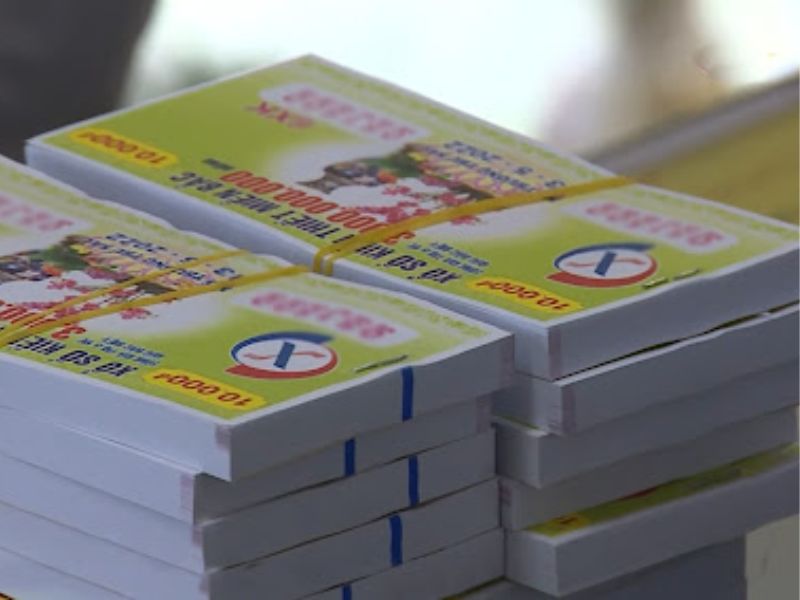 Đổi vé số trúng ở Bắc Kạn 4